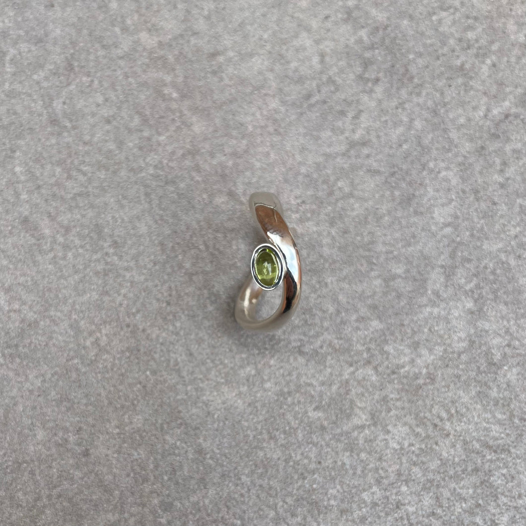 Peridot wave ring