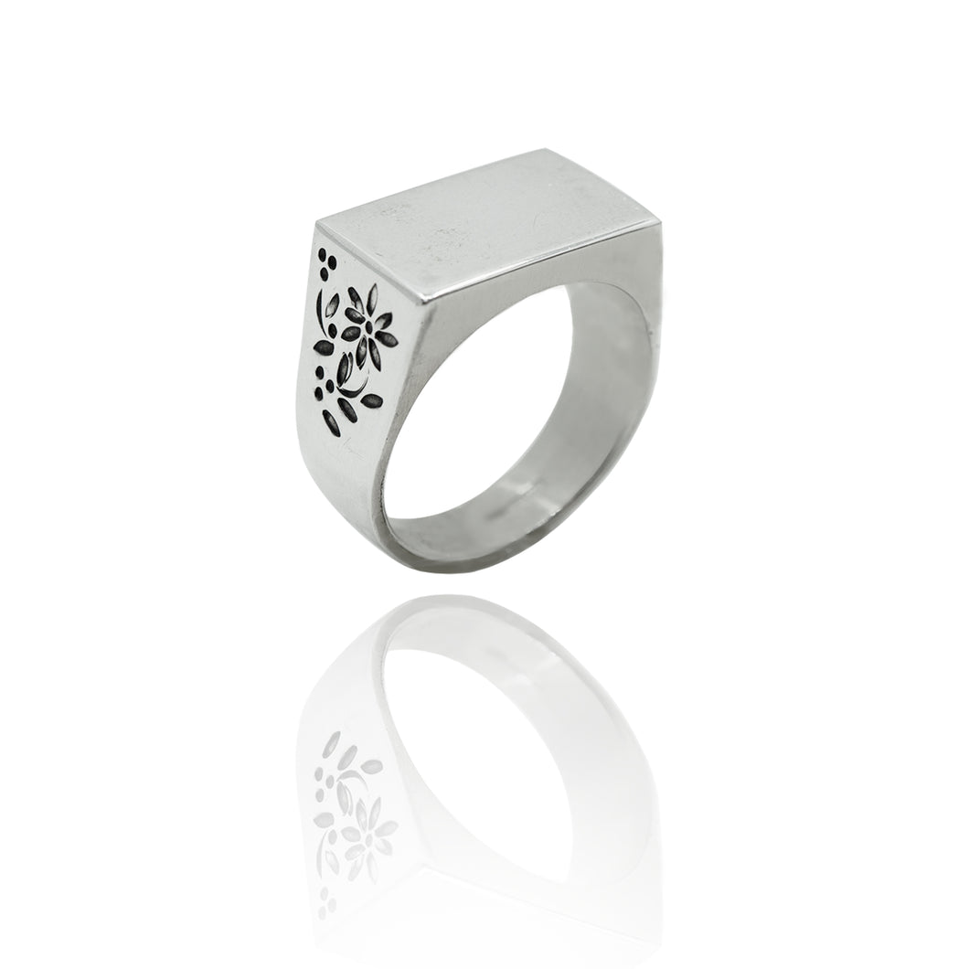 FLORAL SIGNET RING - Amabis